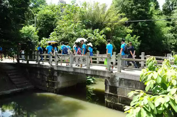 2016年5月19日,桐乡市市委常委,乌镇镇党委书记陶咏椿书记一行到访